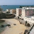 Seul espoir pour atteindre Djibouti: prélever trois mille litres de pétrole sur les réserves stratégiques de l'armée...